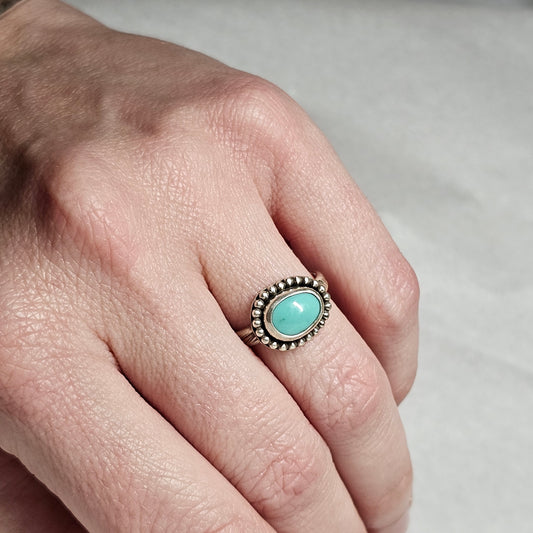 Size 6.5 // Sterling Silver Textured Band with Turquoise Stone