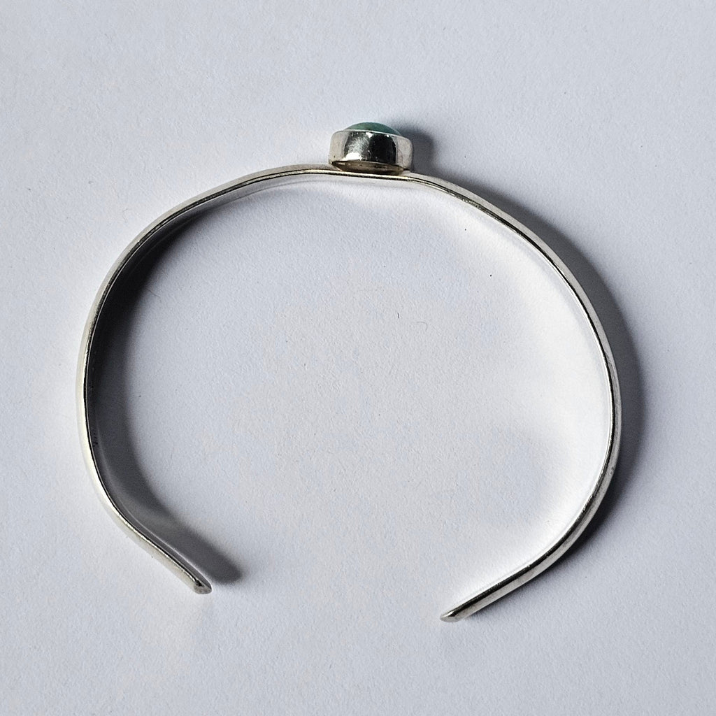 ~6" Sterling Silver Cuff with Kingman Turquoise – Stamped Band, Freeform Cabochon