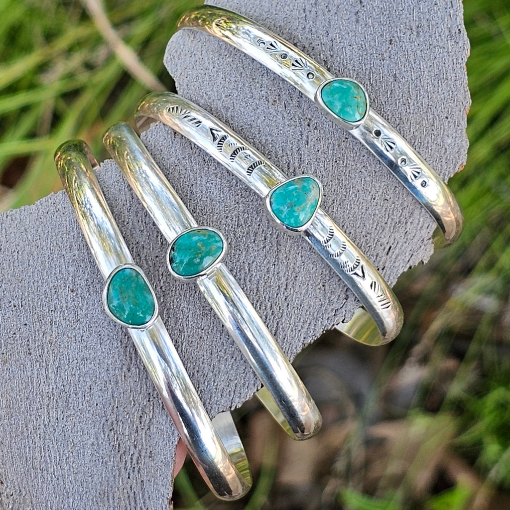 ~6" Sterling Silver Cuff with Kingman Turquoise – Stamped Band, Freeform Cabochon